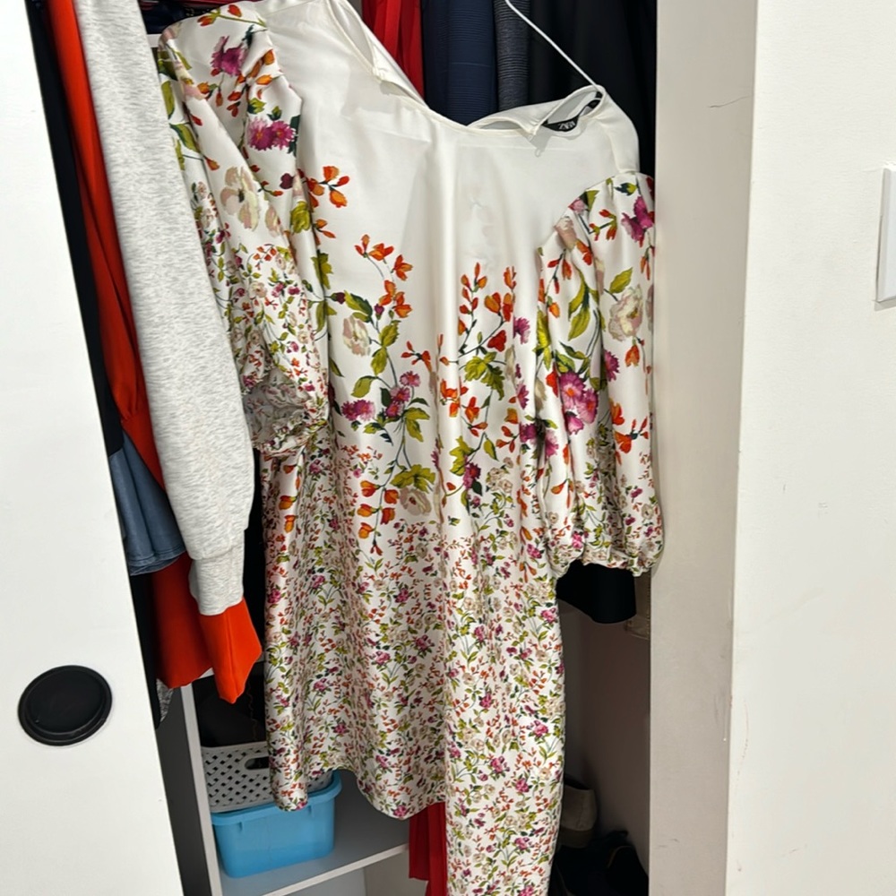 Women’s dress- never worn